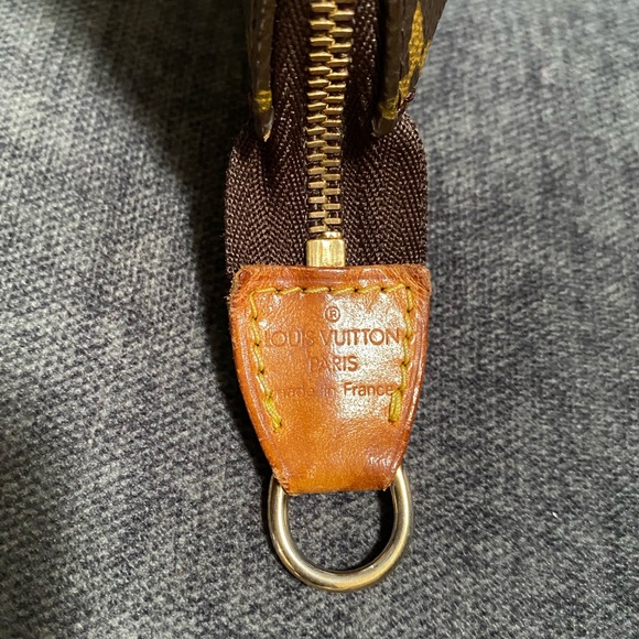 LOUIS VUITTON - Picture 7 of 8